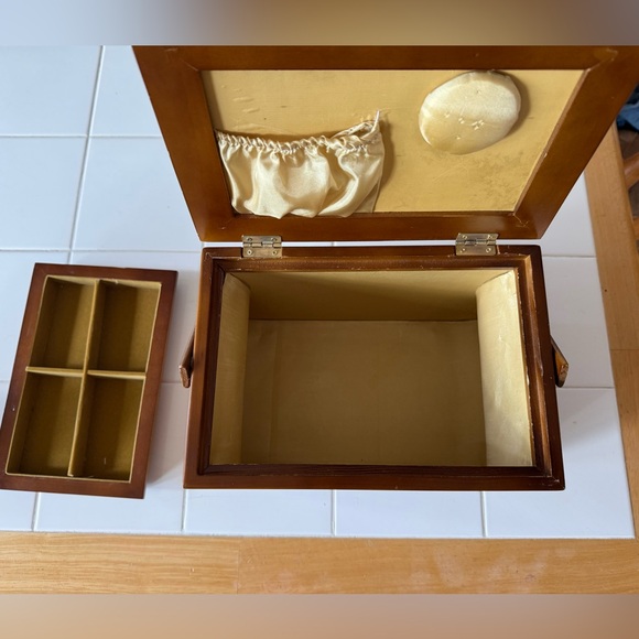 Vintage Sewing Basket Woven Wicker Upholstered Floral Velvet Wooden Elegant - Picture 3 of 15